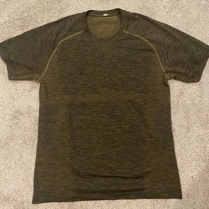Lululemon Men’s Workout Shirt